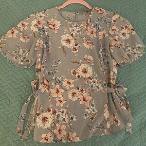 Dorothy Perkins Flower Peplum Bow Top Size: XXSP (UK 4)